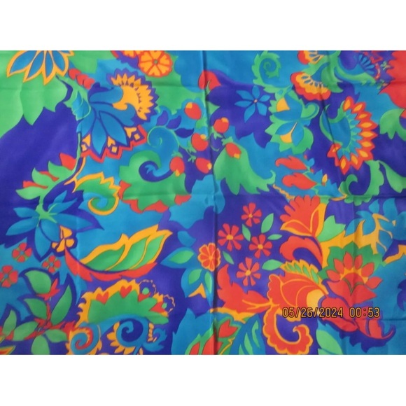 Vintage Diane Freis Silk Scarf 42 inch x 42 Red green Blue Yellow floralcolorful - Picture 2 of 3